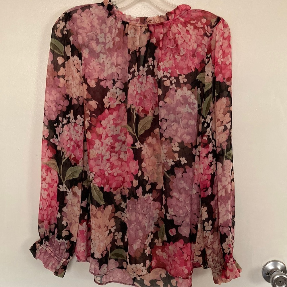 🟧🟧 H&M Women’s Sheer Floral Tie Back Top (size L)